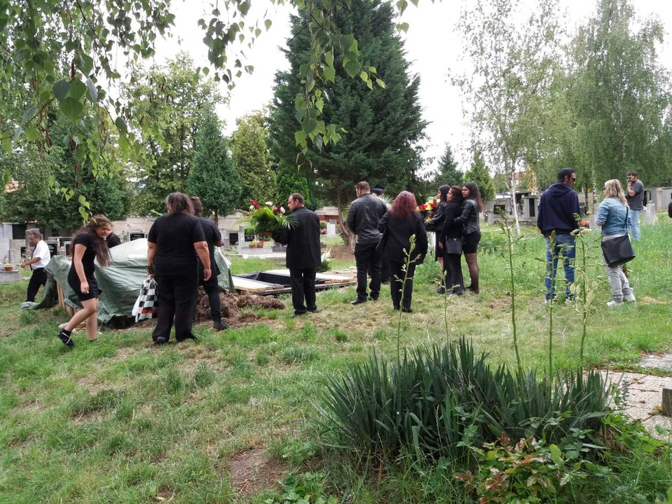 Pohřeb vraha Marečka (†2) Josefa Kuči (†21) v Lounech.