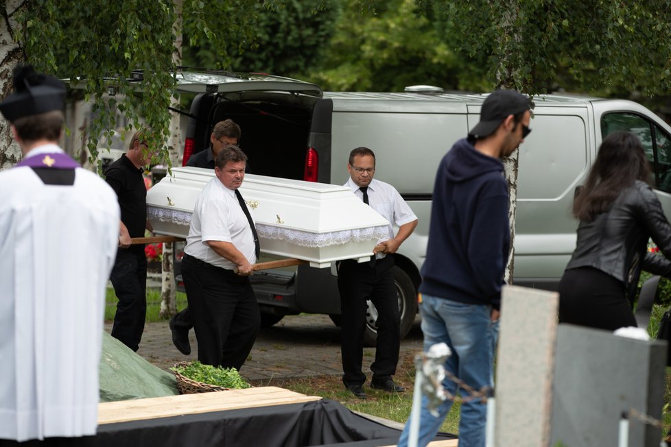 Pohřeb vraha Marečka (†2) Josefa Kuči (†21) v Lounech.