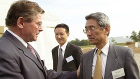 Zemřel zakladatel agentury CzechInvest Josef Lébl (vlevo, na fotce z roku 2004)