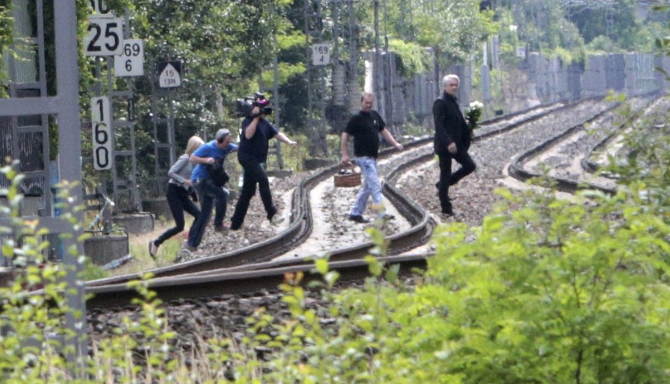 Rychtář se na místo tragédie vydal s televizním štábem.