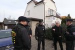 Policie vtrhla do domu vdovce po Bartošové (†48): Násilím odpojovali elektřinu, Rychtář zuřil a vyhrožoval