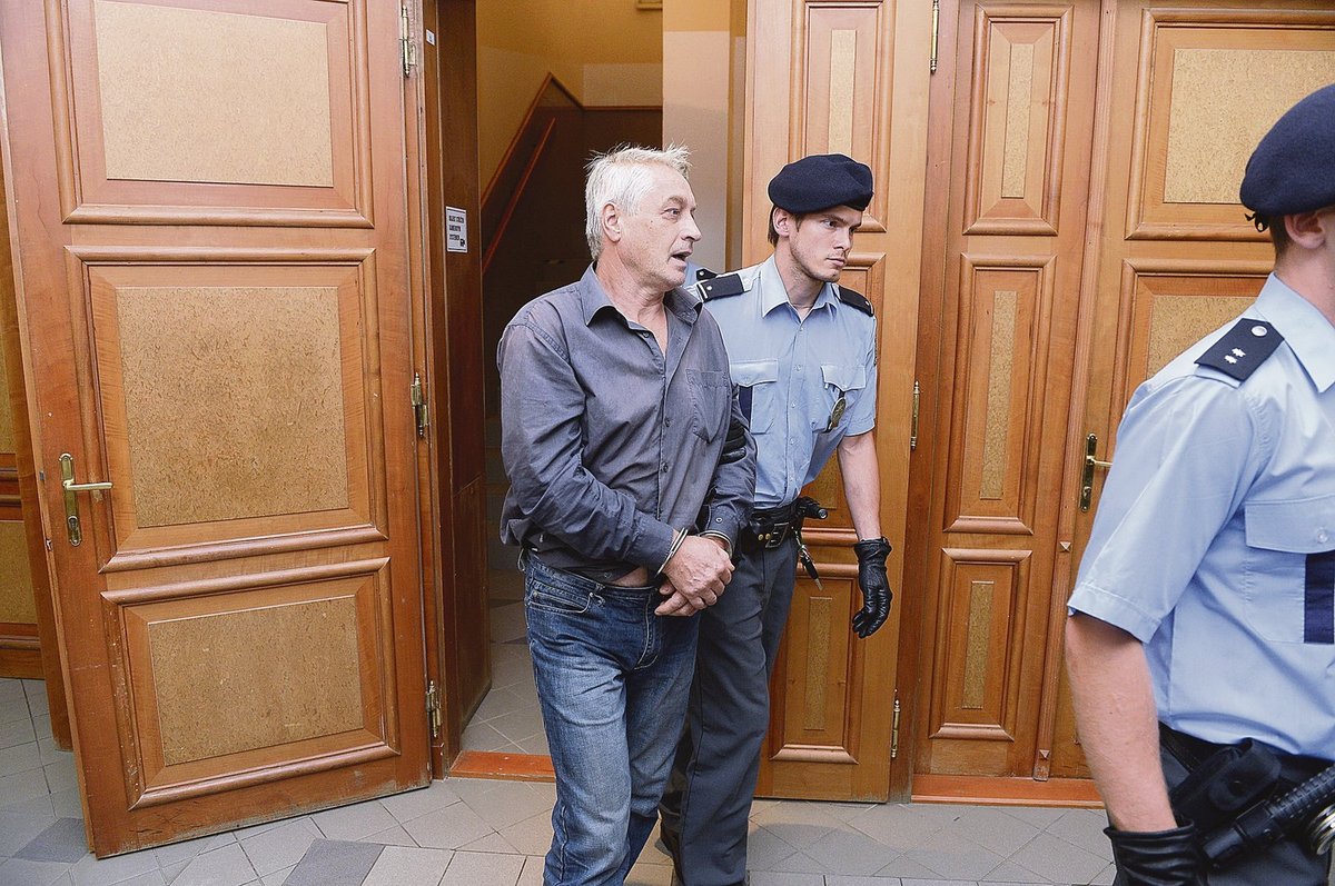 Po dvou hodinách rozhodl soud o Rychtářově propuštění na svobodu.