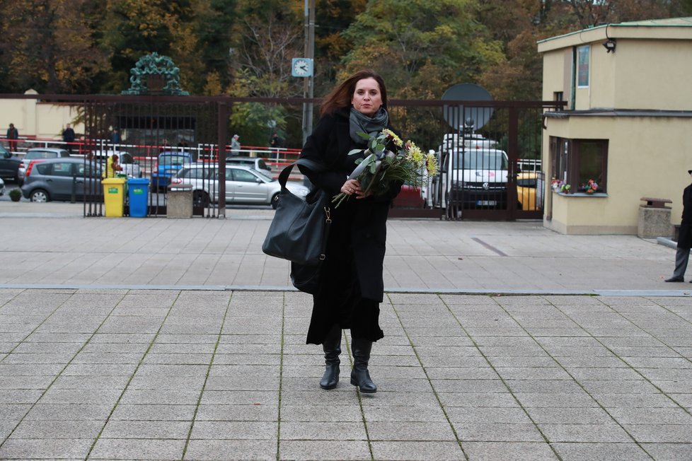 Pohřeb herce Josefa Somra - Bára Kodetová