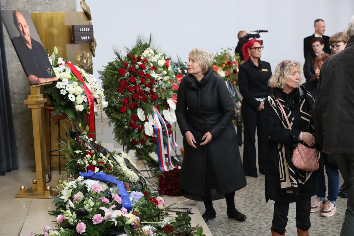 Pohřeb herce Josefa Somra - Eliška Balzerová