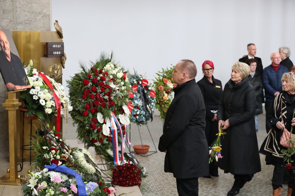 Pohřeb herce Josefa Somra - Eliška Balzerová