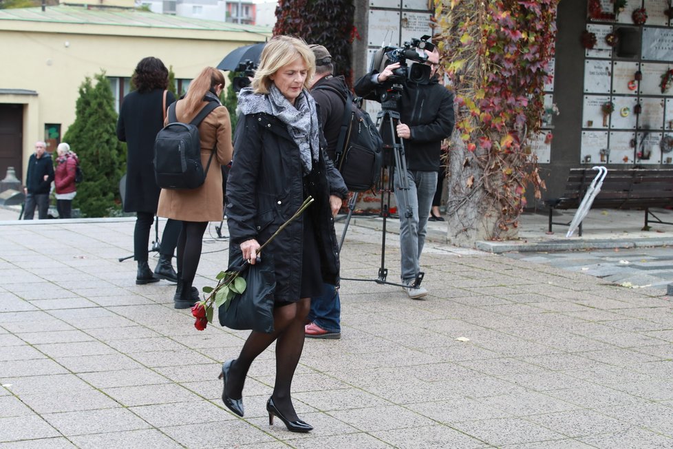 Pohřeb herce Josefa Somra - Taťána Medvecká