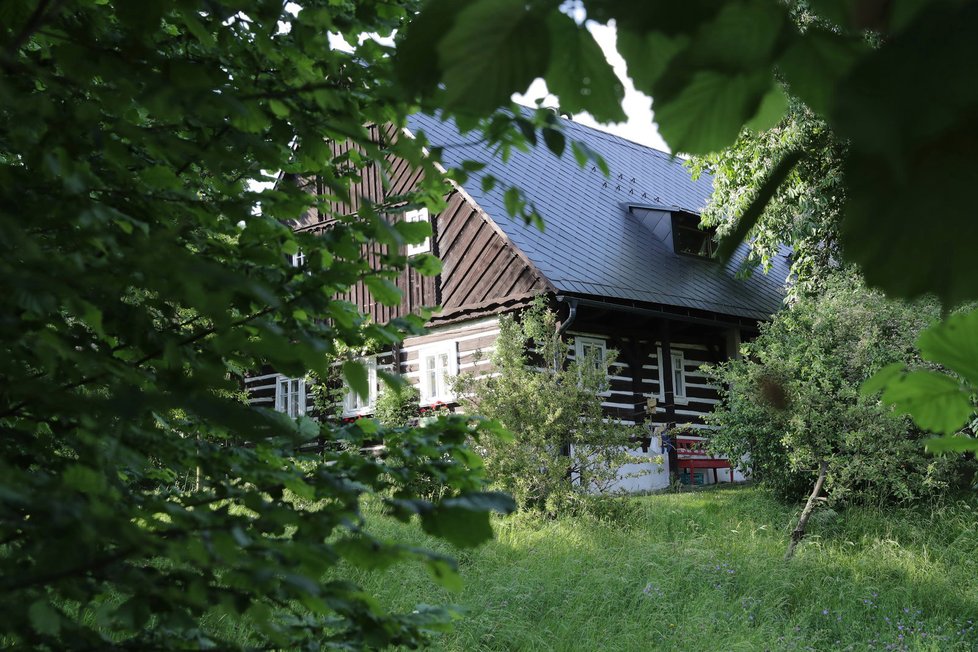 Josef Somr prodal roubenku v Českém ráji. Stala se totiž několikrát terčem lapků.