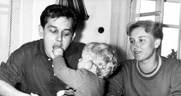 1957 – Vinklář a Dítětová s ještě malým synem Jakubem