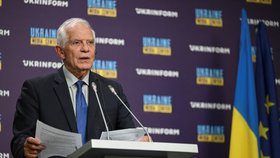 Šéf unijní diplomacie Josep Borrell na konferenci v Kyjevě (1. 10. 2023)