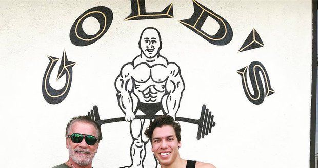 Joseph Baena a jeho otec Arnold Schwarzenegger
