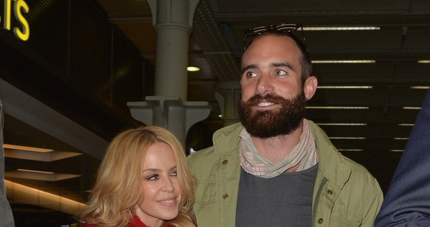 Kylie Minogue s přítelem, britským hercem Joshuou Sassem