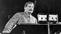 Stalin považoval okultismus za seriózní vědu. Přitom si nechal nabulíkovat kdeco. Narodil se v roce 1878, ale všude uváděl 1879. Bál se, že podle data narození mu mohou protivníci škodit černou magií.