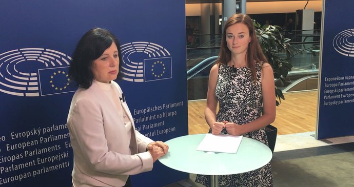 Eurokomisařka Věra Jourová během rozhovoru pro Blesk Zprávy ve Štrasburku: Migrace je největší současný problém EU