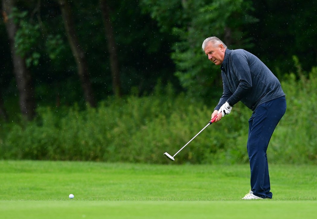 Jozef Chovanec puttuje na golfovém turnaji někdejších fotbalových hvězd