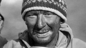 Umíral sám. Zapomenutý Čechoslovák, který první dobyl Everest, zahynul při sestupu Umíral sám. Zapomenutý Čechoslovák, který první dobyl Everest, zahynul při sestupu