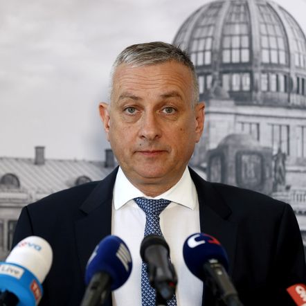 Český eurokomisař Síkela objevil Inuity a hory ledu. EU se ale v boji o Arktidu ocitá mimo hru Český eurokomisař Síkela objevil Inuity a hory ledu. EU se ale v boji o Arktidu ocitá mimo hru