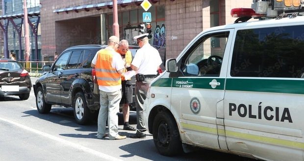 Ráž v Bratislavě zavinil autonehodu.