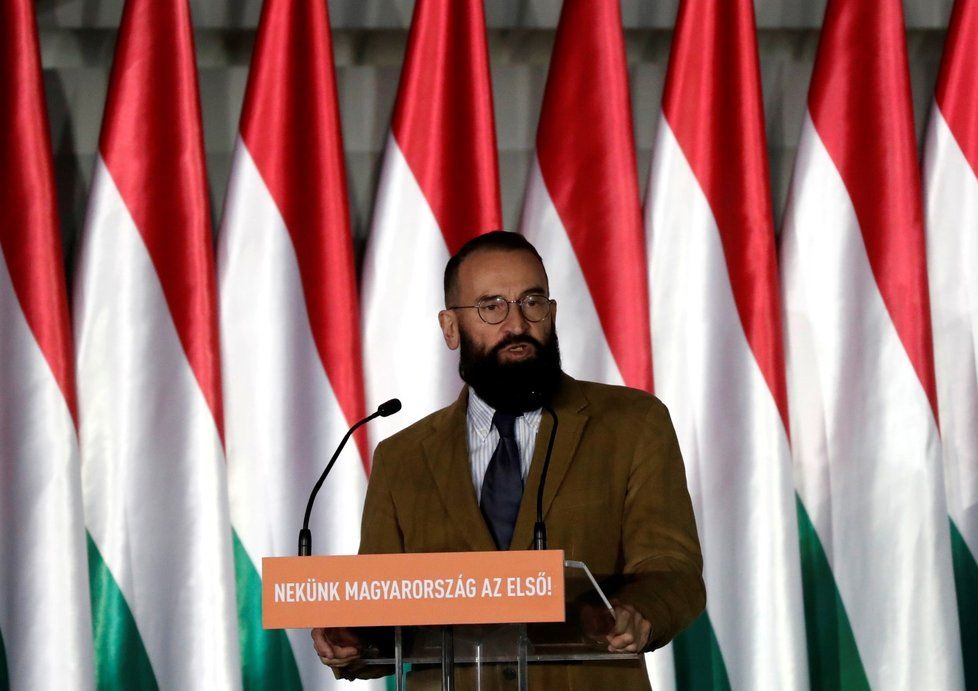 Maďarský poslanec József Szájer nečekaně rezignoval. Potvrdil účast na nelegálním večírku (1. 12. 2020)