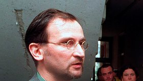 Maďarský poslanec József Szájer nečekaně rezignoval. Potvrdil účast na nelegálním večírku (1.12.2020)