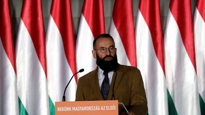 Maďarský poslanec József Szájer nečekaně rezignoval. Potvrdil účast na nelegálním večírku (1.12.2020)