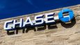 Americký bankovní obr JPMorgan Chase patří ke světovým bankám, které čelí podezření, že se bezmála po dvě desetiletí podílely na nezákonných operacích.