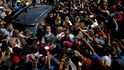Juan Guaidó v davu svých příznivců