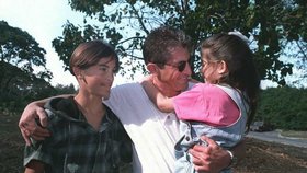 Juan Pablo Roque se svými dětmi po návratu na Kubu