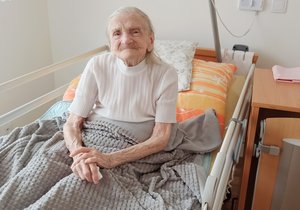 Oslavenkyně Aloisie Goluchová (102) z Karviné.