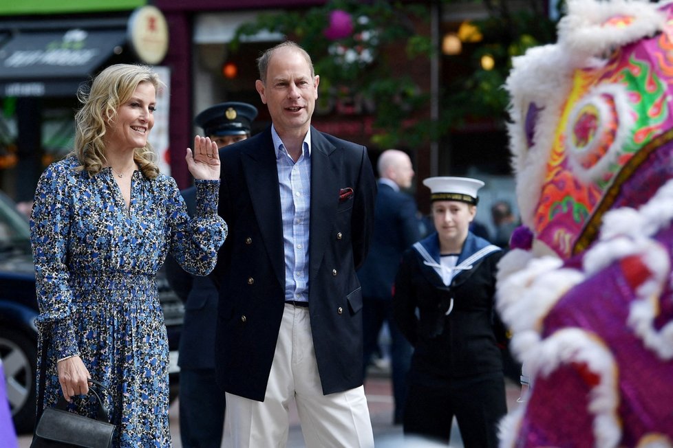 Třetí den oslav královnina jubilea: Hraběka Sophie a princ Edward na návštěvě v Belfastu