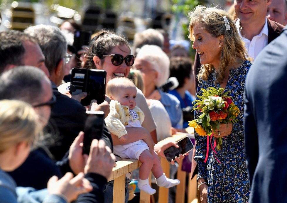 Třetí den oslav královnina jubilea: Hraběka Sophie a princ Edward na návštěvě v Belfastu