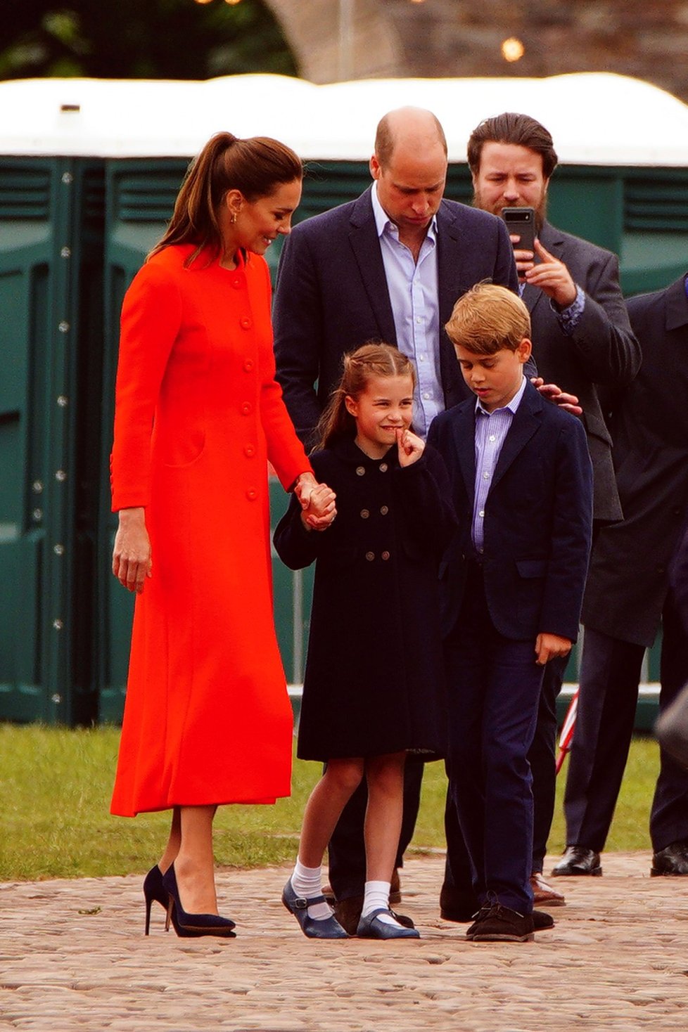 Třetí den oslav královnina jubilea: William a Kate s dětmi vyrazili do Cardiffu