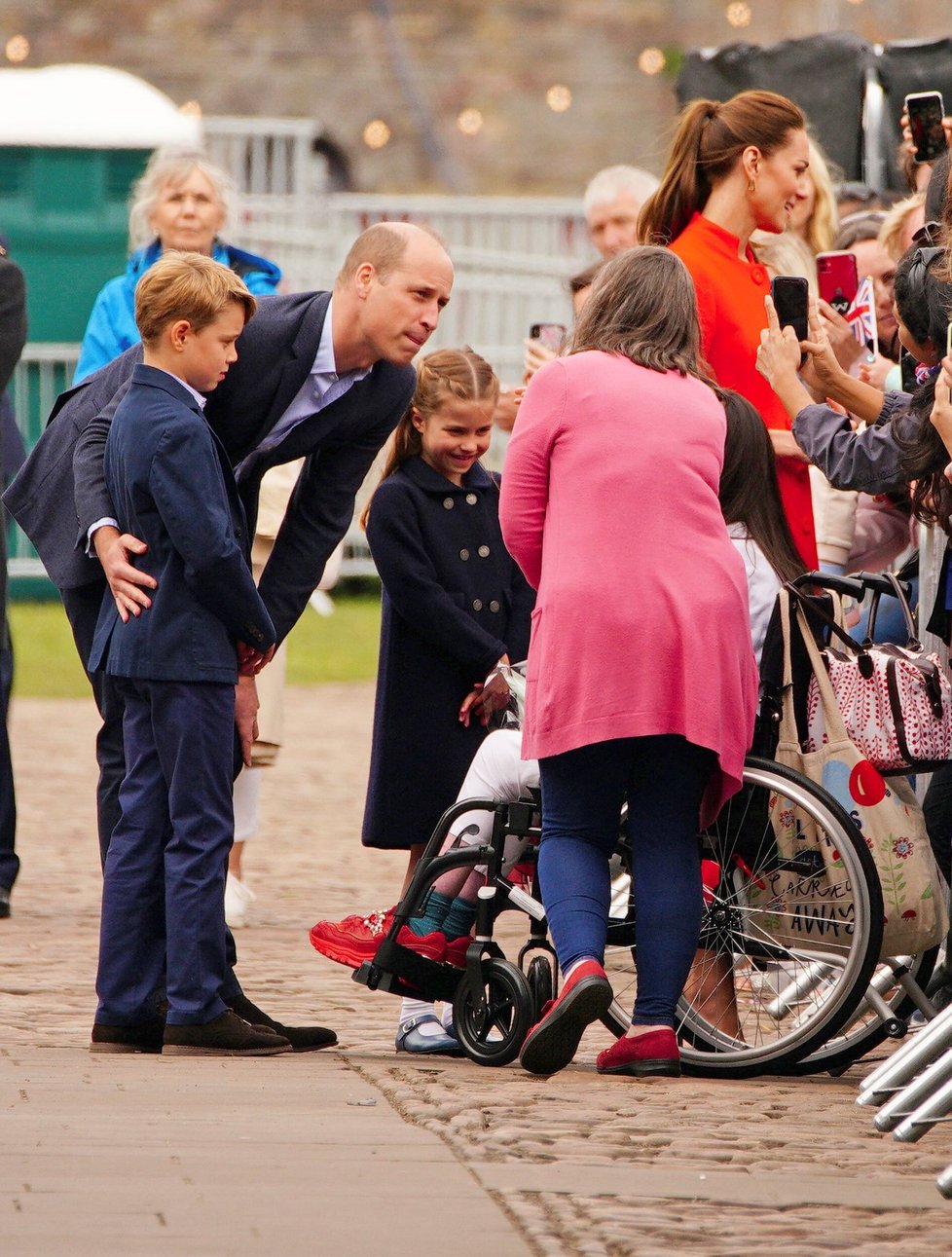 Třetí den oslav královnina jubilea: William a Kate s dětmi vyrazili do Cardiffu