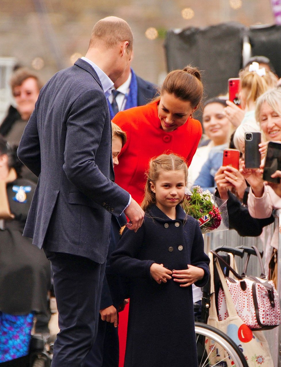 Třetí den oslav královnina jubilea: William a Kate s dětmi vyrazili do Cardiffu