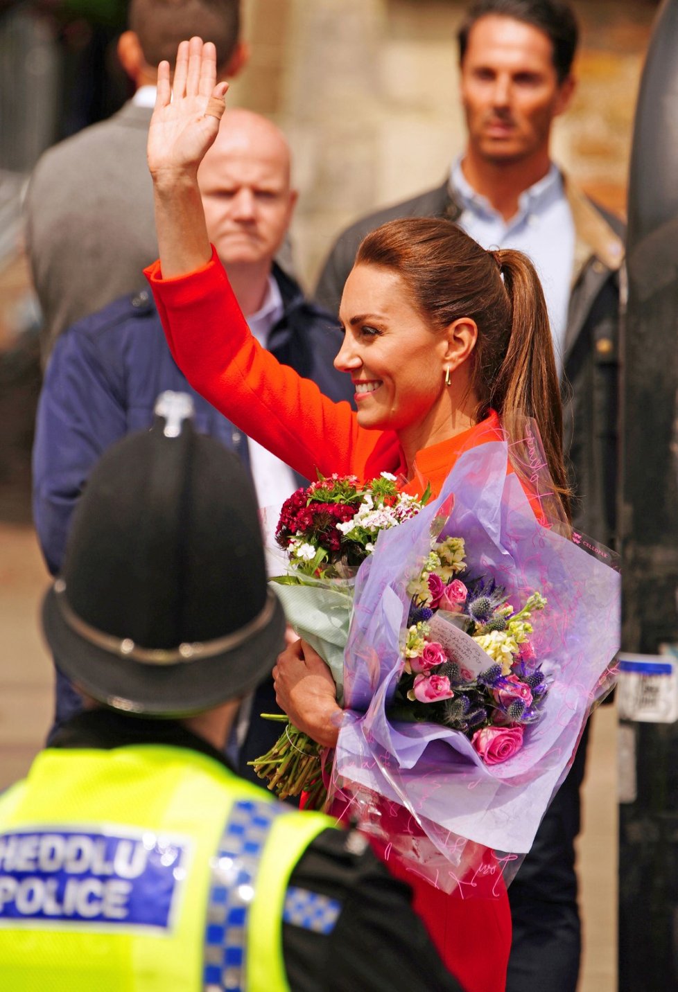 Třetí den oslav královnina jubilea: William a Kate s dětmi vyrazili do Cardiffu.