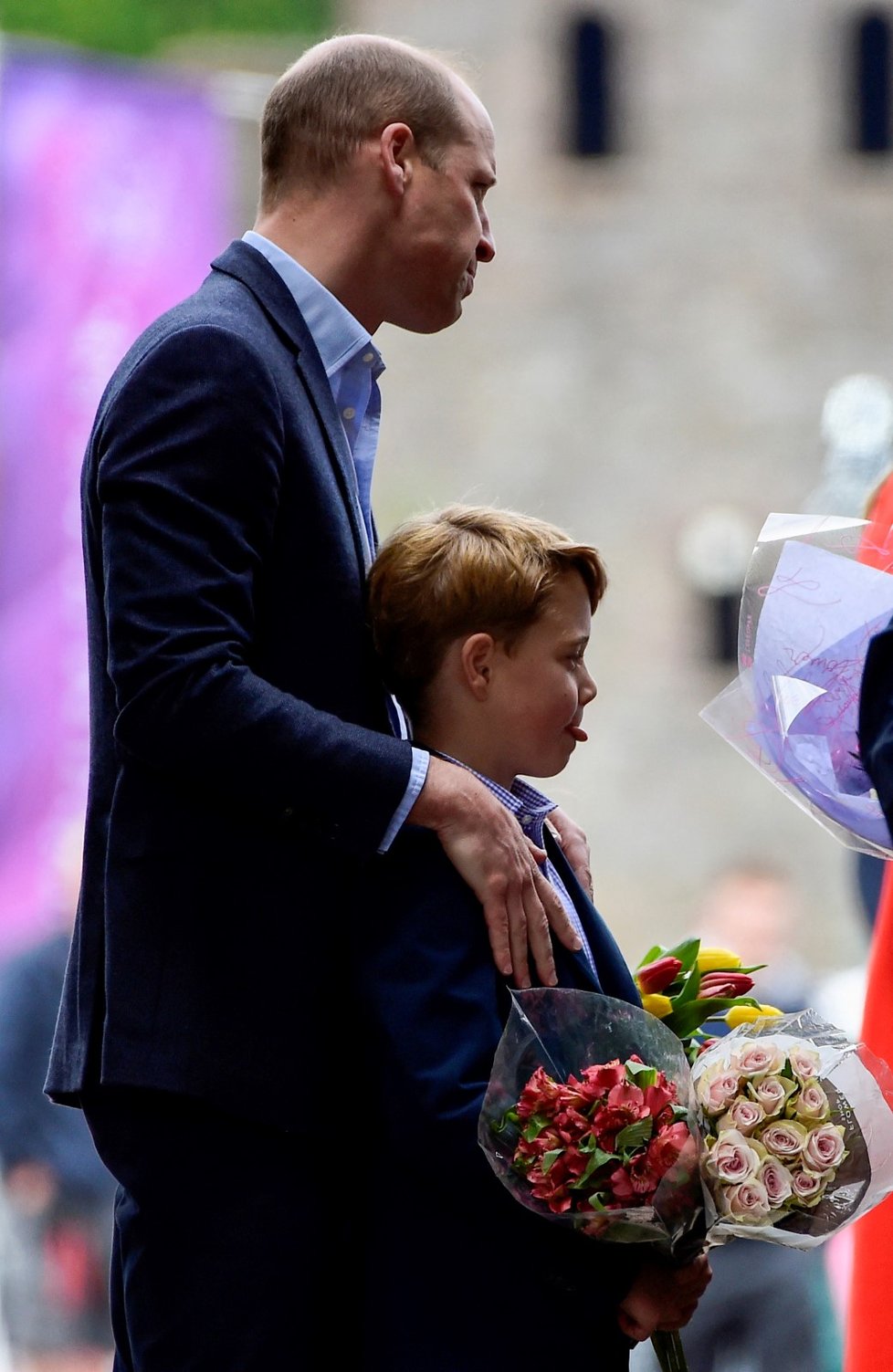 Třetí den oslav královnina jubilea: William a Kate s dětmi vyrazili do Cardiffu.