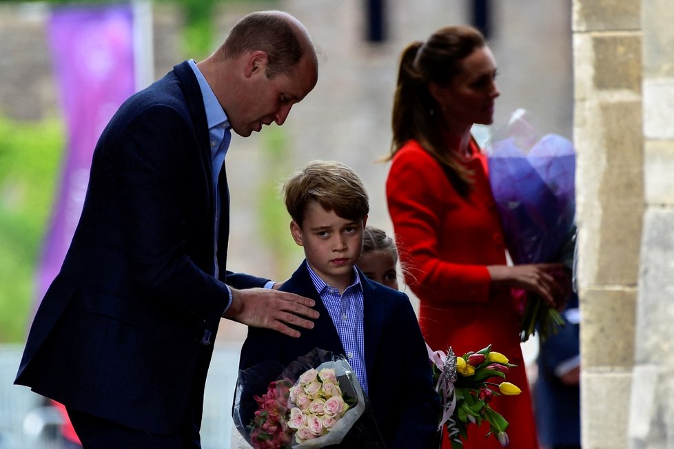 Třetí den oslav královnina jubilea: William a Kate s dětmi vyrazili do Cardiffu