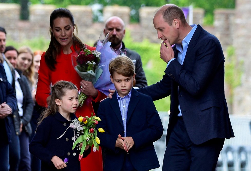 Třetí den oslav královnina jubilea: William a Kate s dětmi vyrazili do Cardiffu