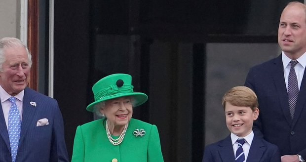 Královna Alžběta II. při závěrečném dni oslav jejího platinového jubilea.