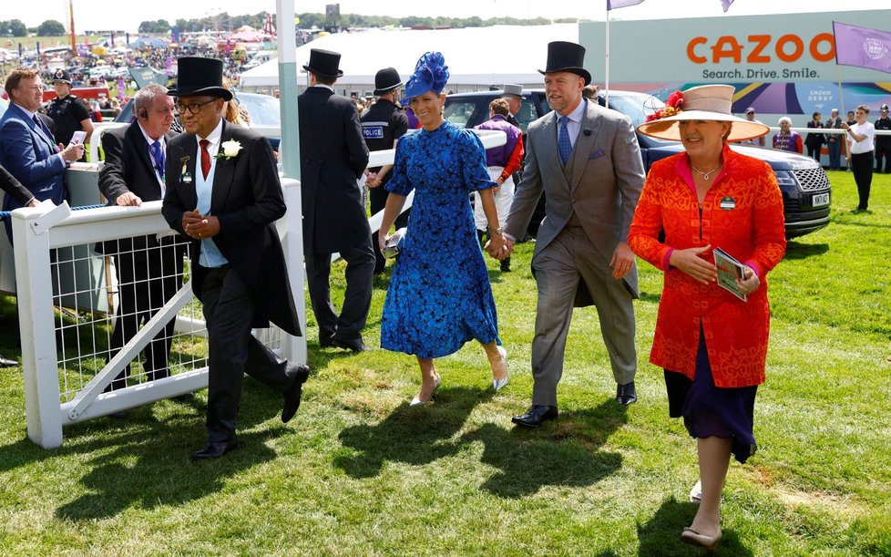 Třetí den oslav královnina jubilea: Zara Tindallová s manželem na Epsom Derby