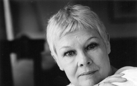 Judi Dench převezme v karlových Varech Křišťálový globus