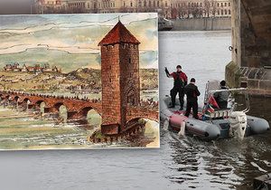 Potápěči prozkoumávají dno Vltavy, hledají fragmenty Juditina mostu.