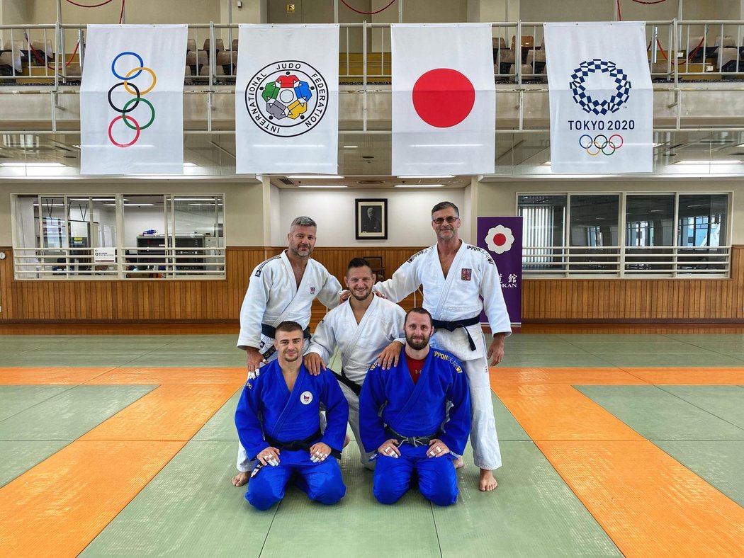 Český tým juda během příprav na olympijské zápasy v Tokiu. 