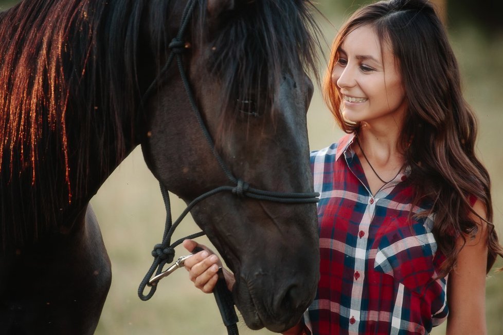 Ruska Julia Khabibulina (†34) zemřela po pádu z útesu v Dubaji.