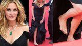 Pretty Woman i bez střevíčků! Julia Roberts se po červeném koberci v Cannes prošla bosky