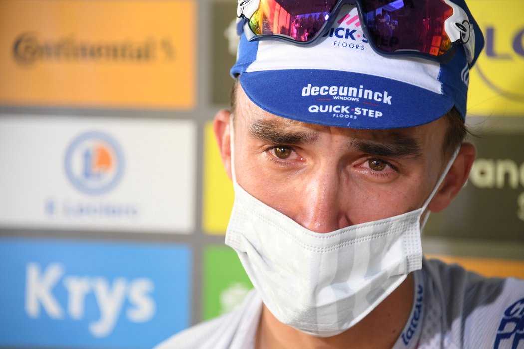 Julian Alaphilippe a jeho velké emoce v cíli 2. etapy