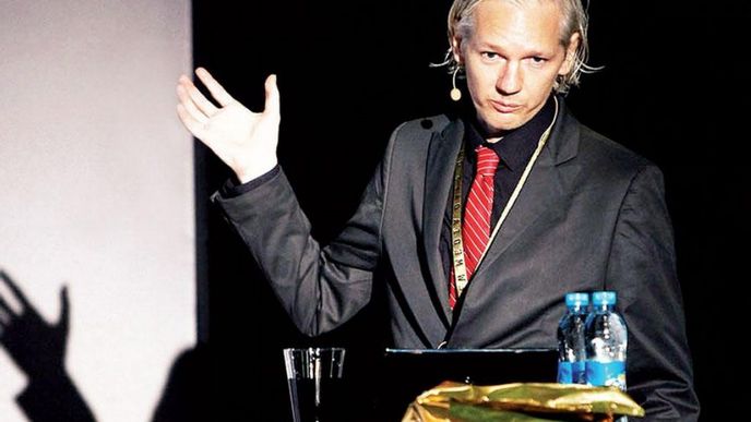 Julian Assange propaguje svobodu slova, ale na užití svého jména chce dávat svolení
Svoji image