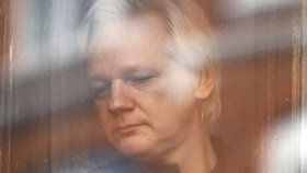 Julian Assange na balkoně ekvádorské ambasády v Londýně mluvil o vývoji událostí.