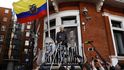 Julian Assange na balkóně ekvádorské ambasády v Londýně mluvil o vývoji událostí