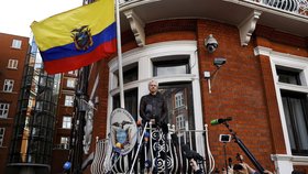 Julian Assange na balkoně ekvádorské ambasády v Londýně mluvil o vývoji událostí.