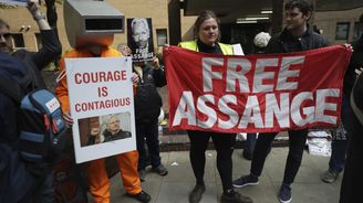 Zakladatel WikiLeaks Julian Assange půjde do vězení, podle soudu porušil podmínky kauce